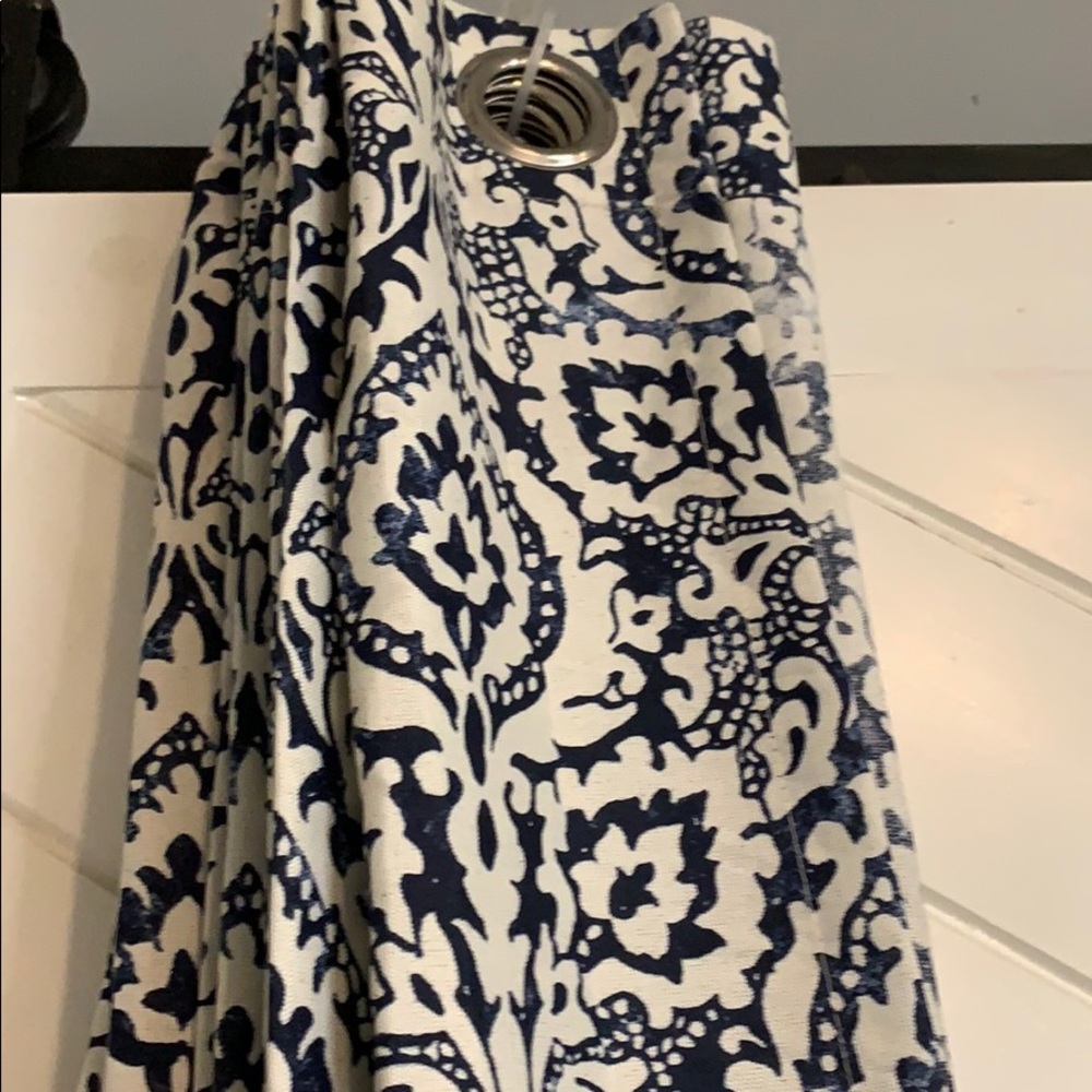 4 single panels of curtains Each panel is 84Lx30W